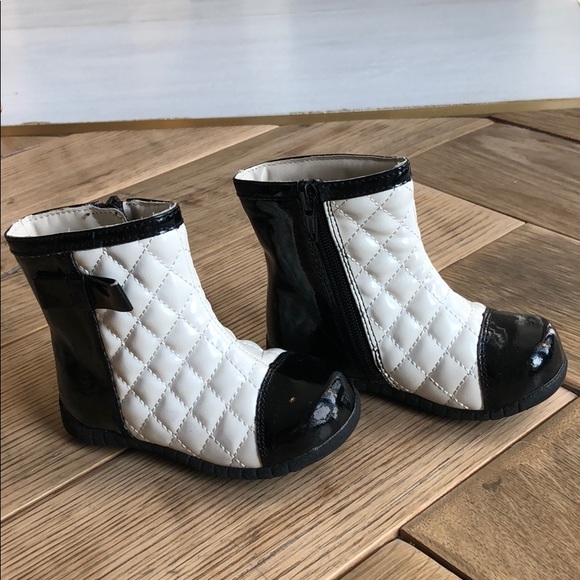 Other - 👟Designer toddler bootie L’AMOUR